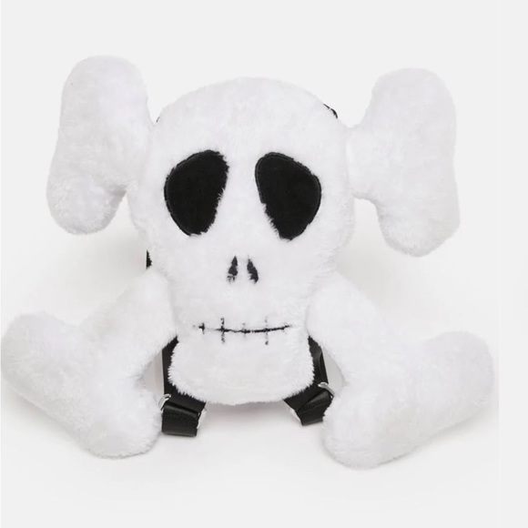 COPY - NWT SKULL BACKPACK - Picture 3 of 5